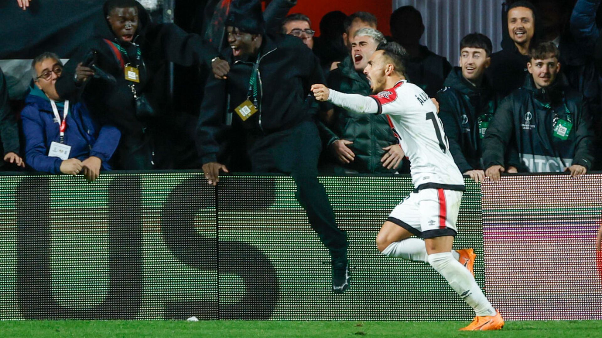 alvaro_garcia_hoooljpg_001.jpg alvaro_garcia_hoooljpg_001.jpg