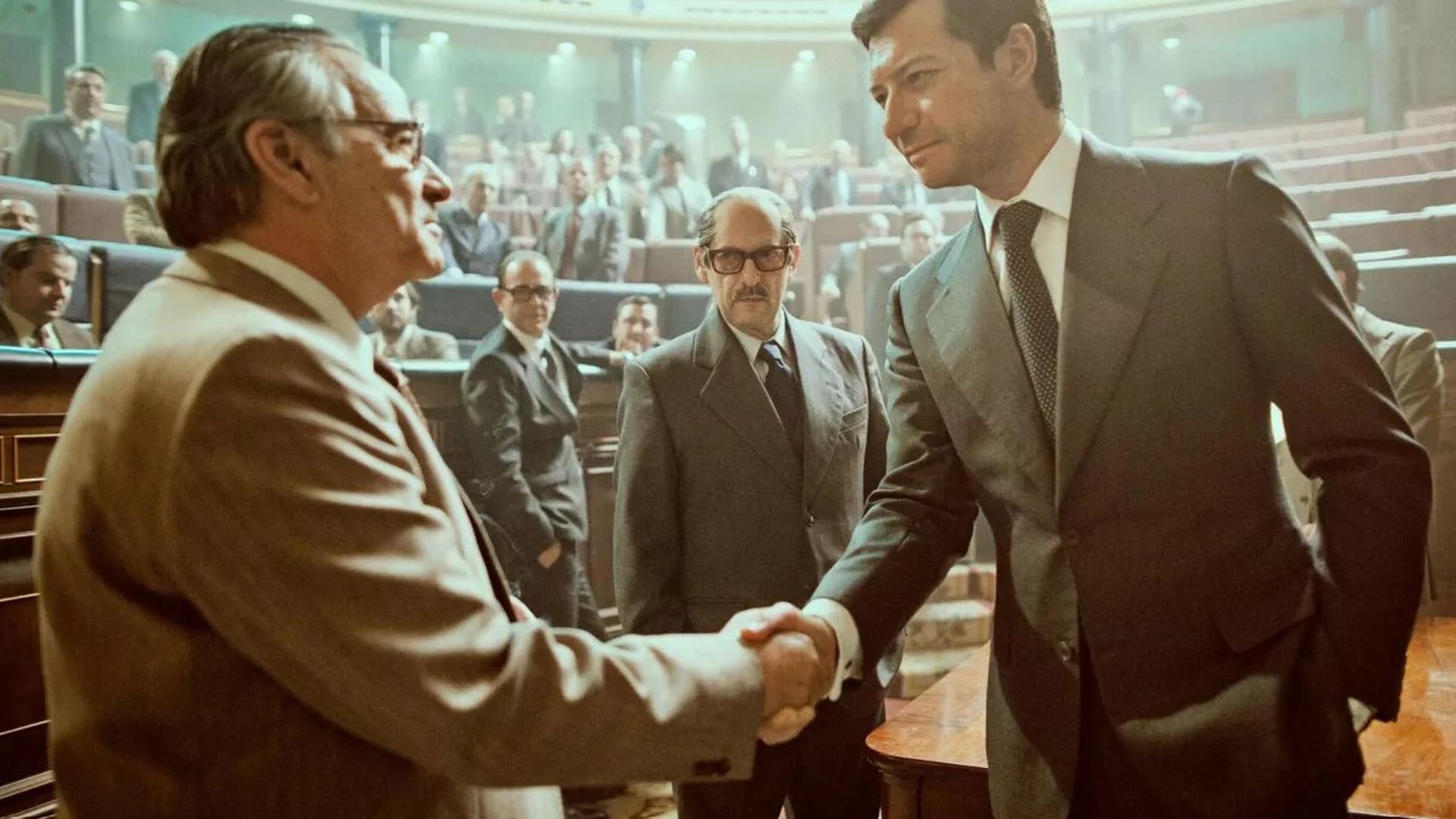 Álvaro Morte en Adolfo Suárez