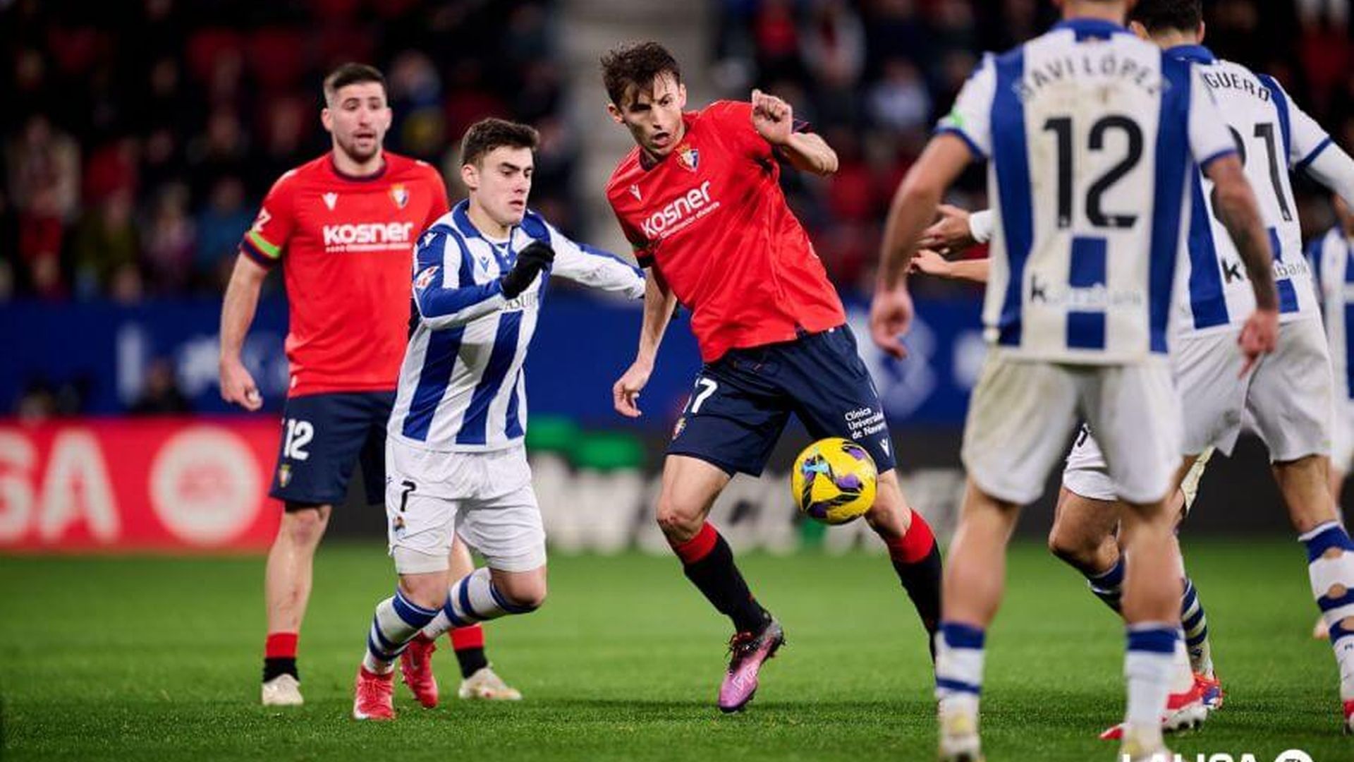 ander_barrenetxea_con_budimir_en_el_osasuna_real_sociedad_de_laliga_foto_laliga.jpeg