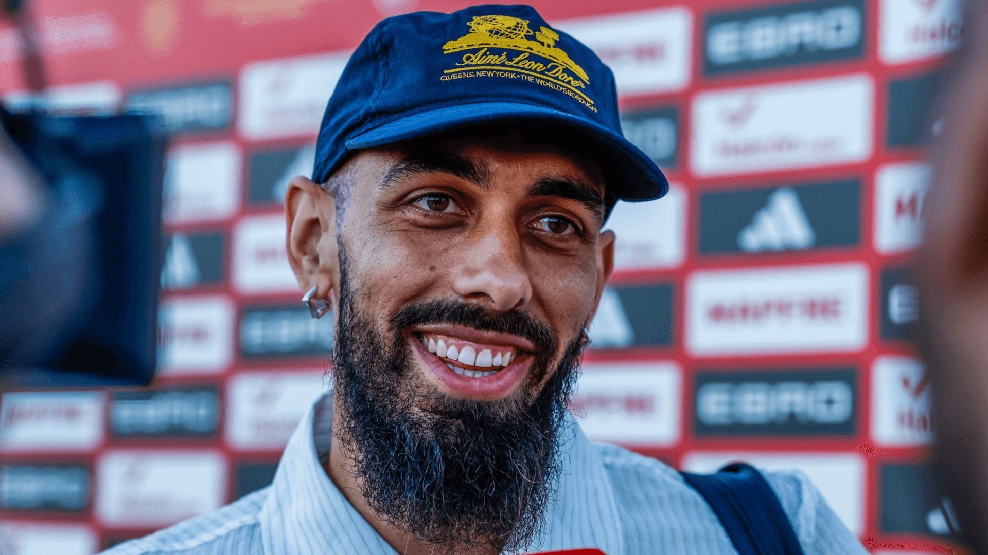 borja_iglesias_atiende_a_la_prensa_en_las_rozas_foto_sefutbol.png borja_iglesias_atiende_a_la_prensa_en_las_rozas_foto_sefutbol.png