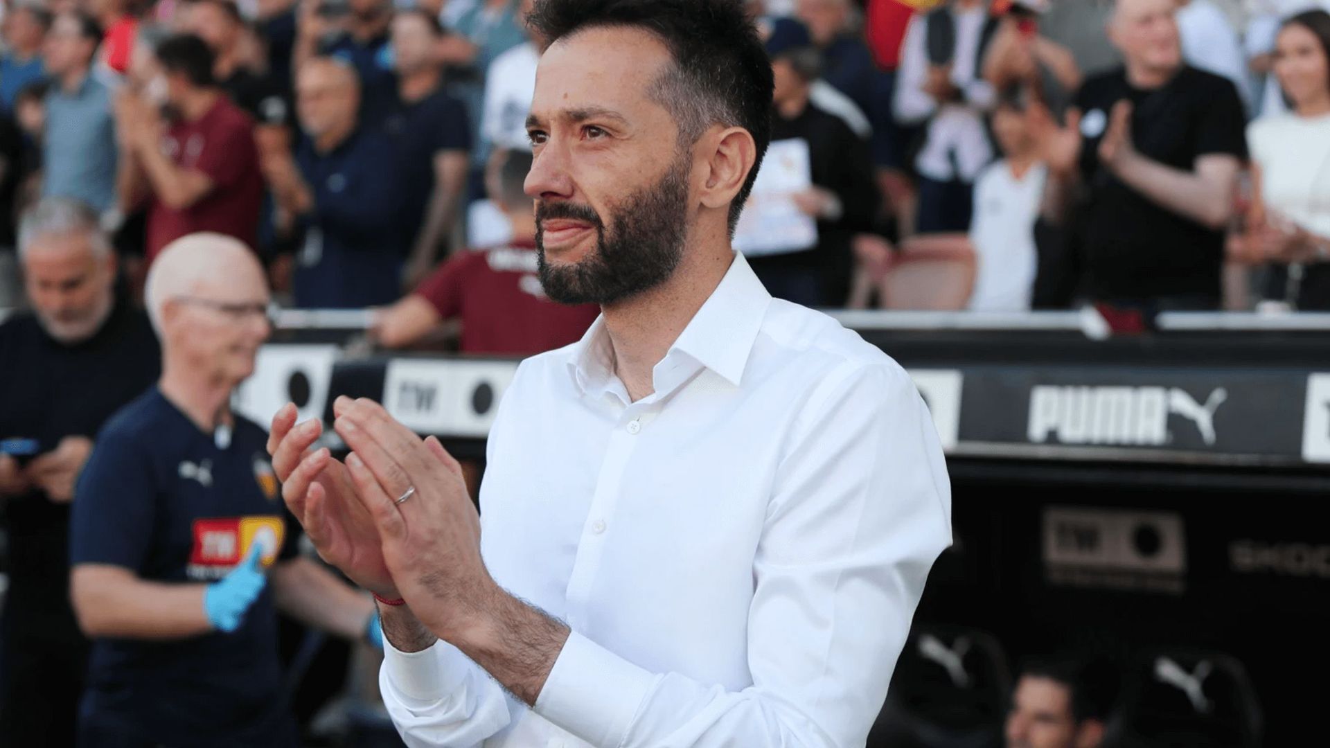 carlos_corberan_en_mestalla_foto_valencia_cf_.png carlos_corberan_en_mestalla_foto_valencia_cf_.png