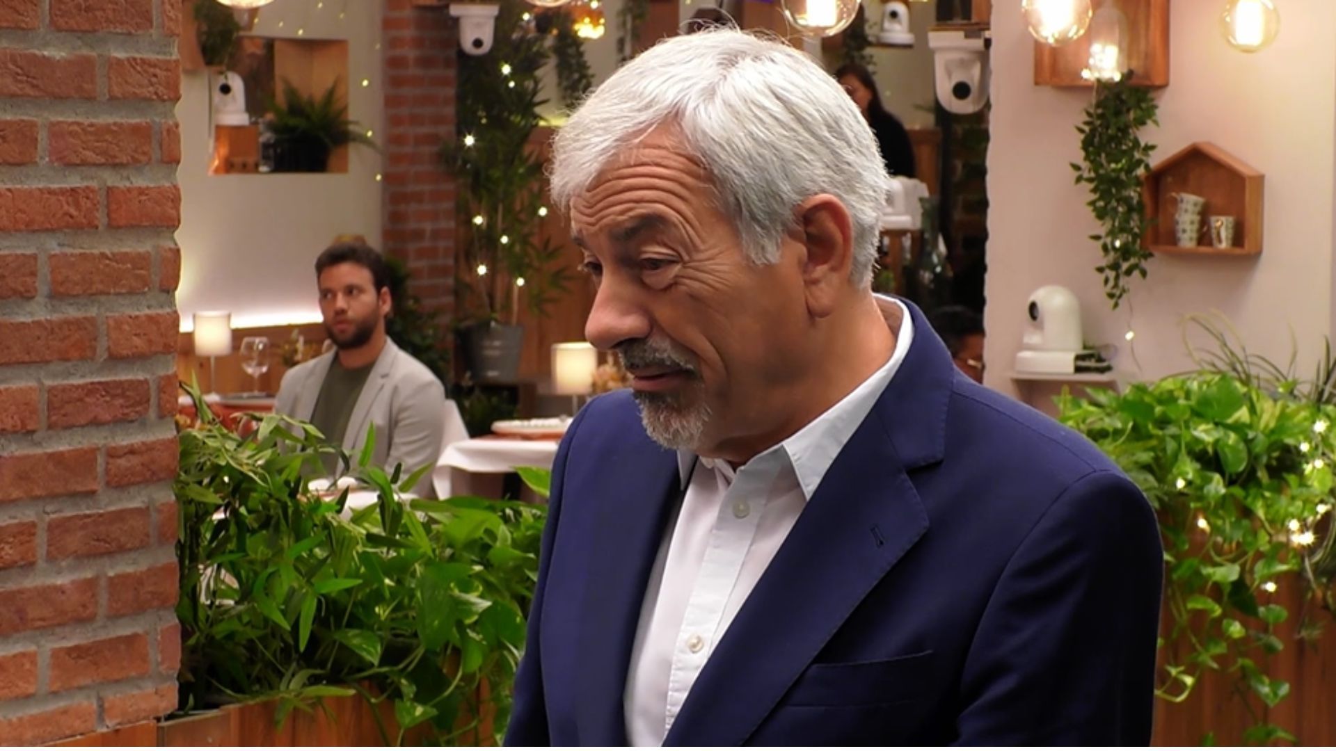 Carlos Sobera queda impactado por la mirada de un soltero de First Dates: “Vas a dejar a tu cita turulata”