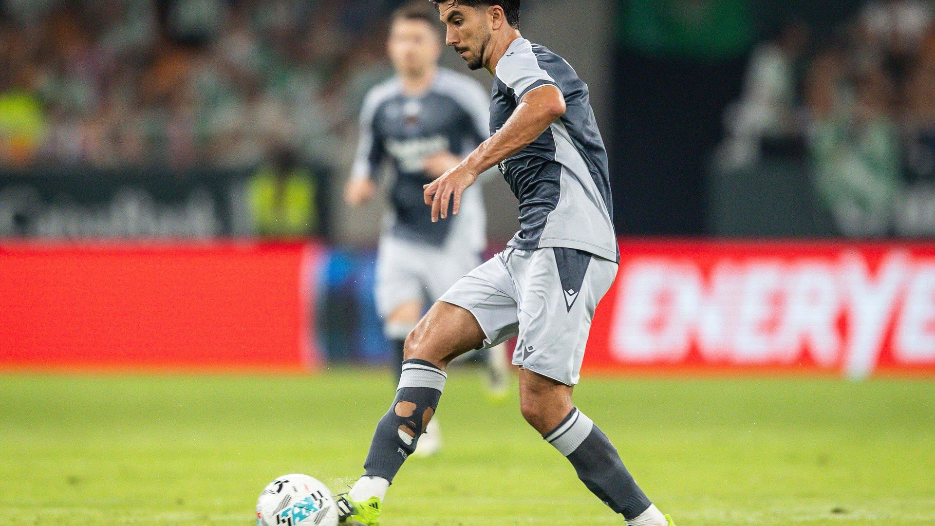 carlos_soler_en_el_banquillo_de_la_real_sociedad_foto_cordon_press.jpg carlos_soler_en_el_banquillo_de_la_real_sociedad_foto_cordon_press.jpg