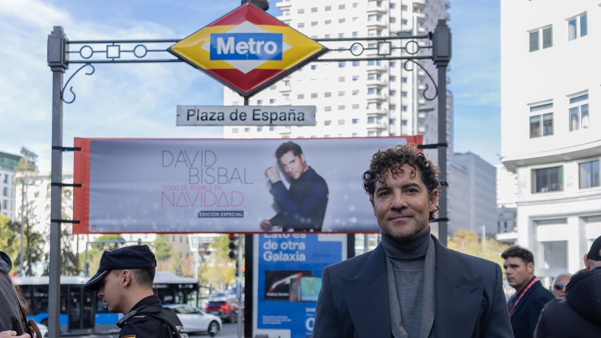 David Bisbal da un concierto por sorpresa en el Metro de Madrid: colofón final a ritmo de 'Ave María'