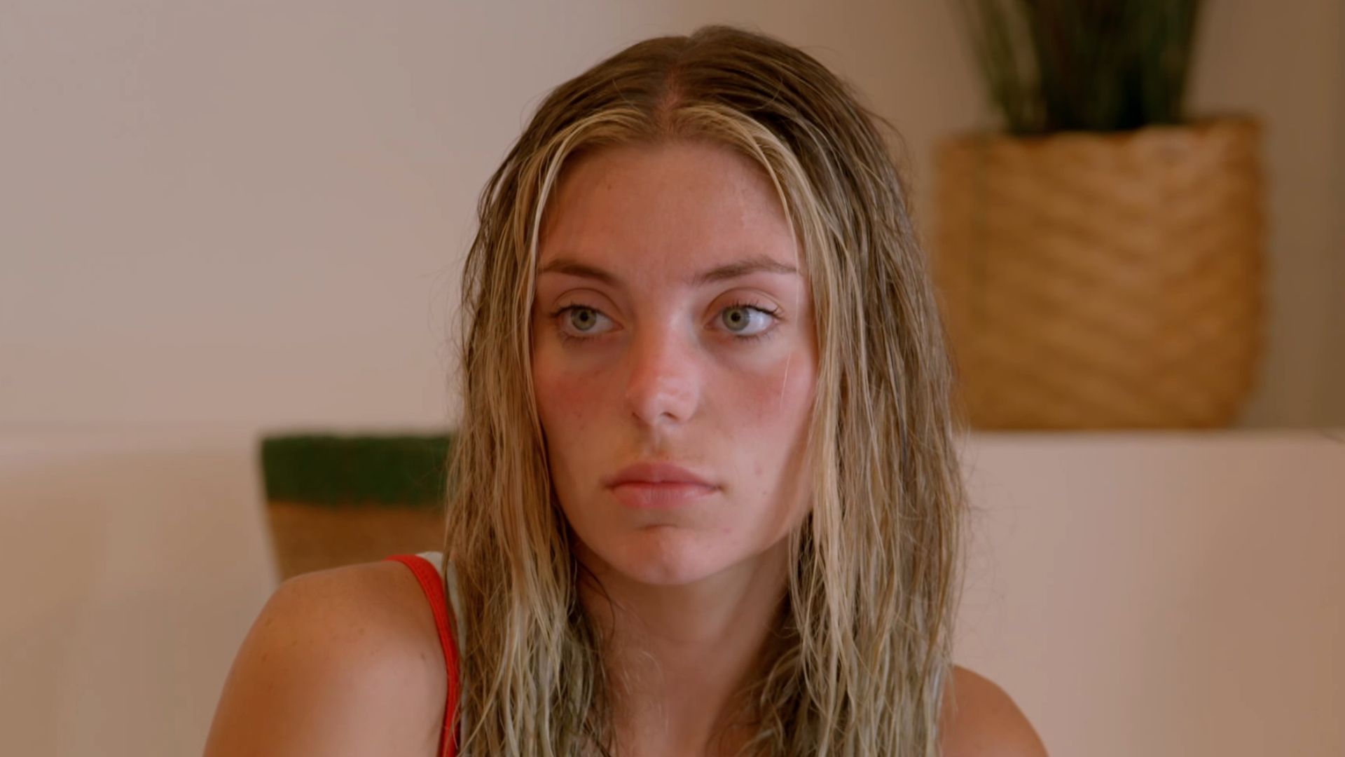 Sandra Barneda comunica a Claudia una noticia inesperada: tendrá que afrontar una hoguera con Gilbert