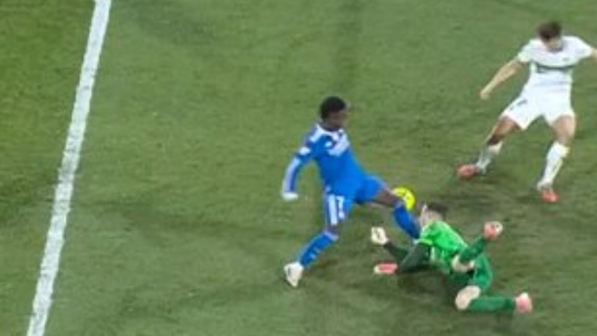 el_choque_entre_vinicius_e_inaki_pena_001.jpg el_choque_entre_vinicius_e_inaki_pena_001.jpg