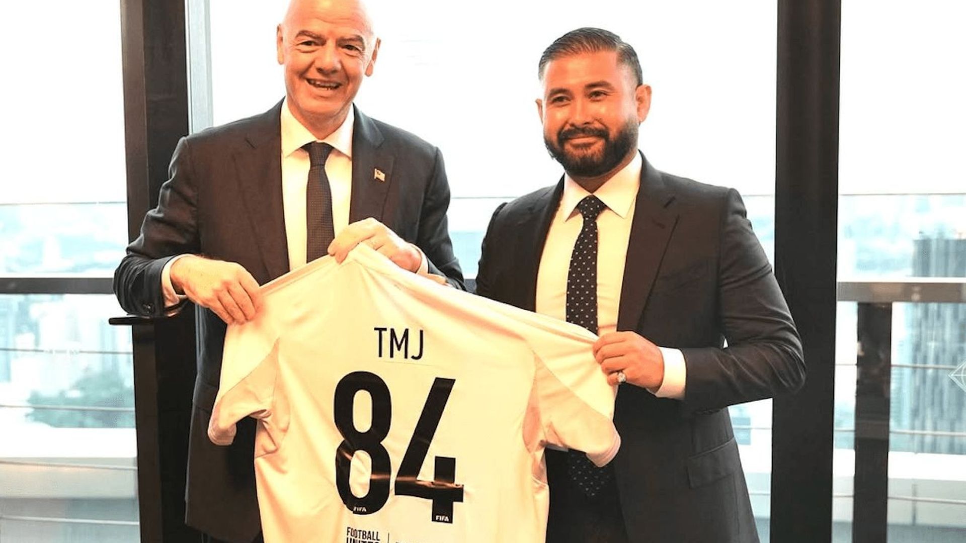 el_principe_de_johor_se_ha_reunido_con_infantino_001.png el_principe_de_johor_se_ha_reunido_con_infantino_001.png