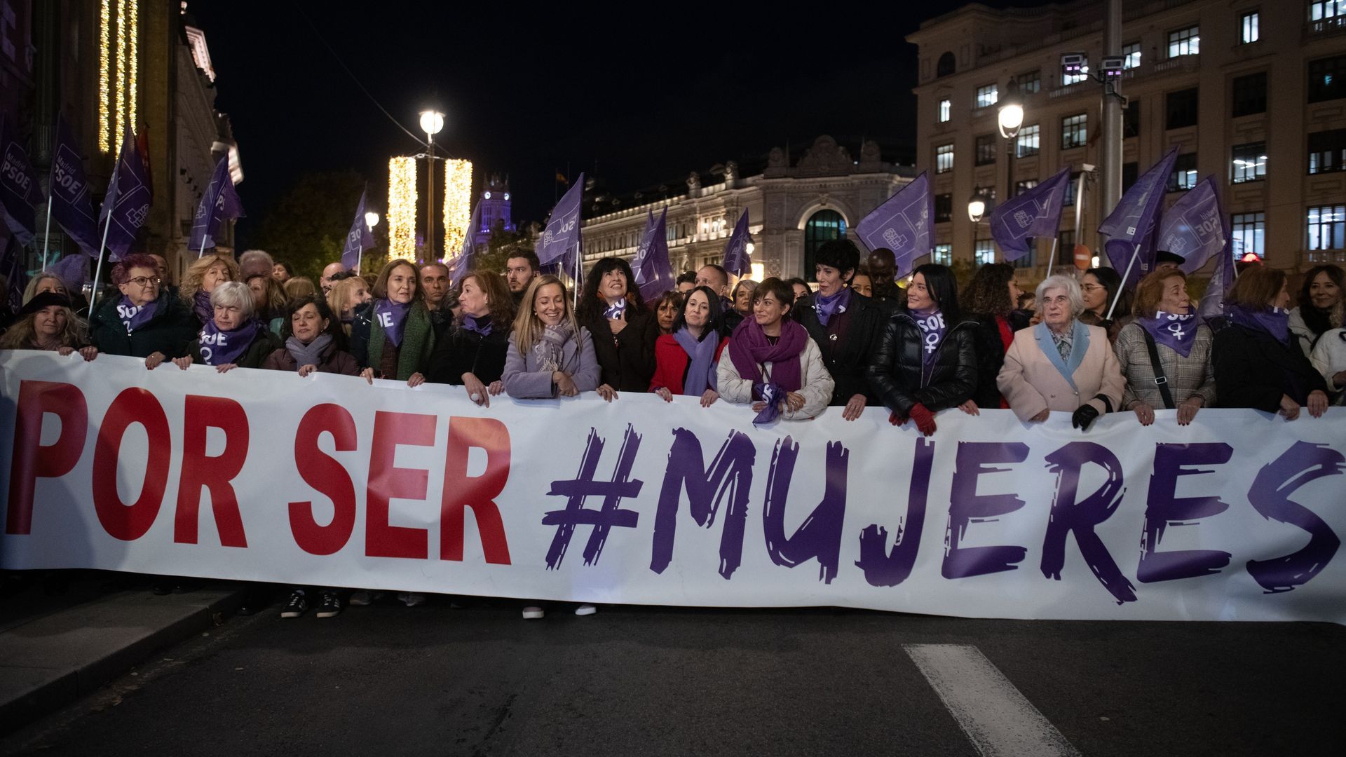 EuropaPress_7125618_cabecera_concentracion_dia_eliminacion_violencia_contra_mujeres_25