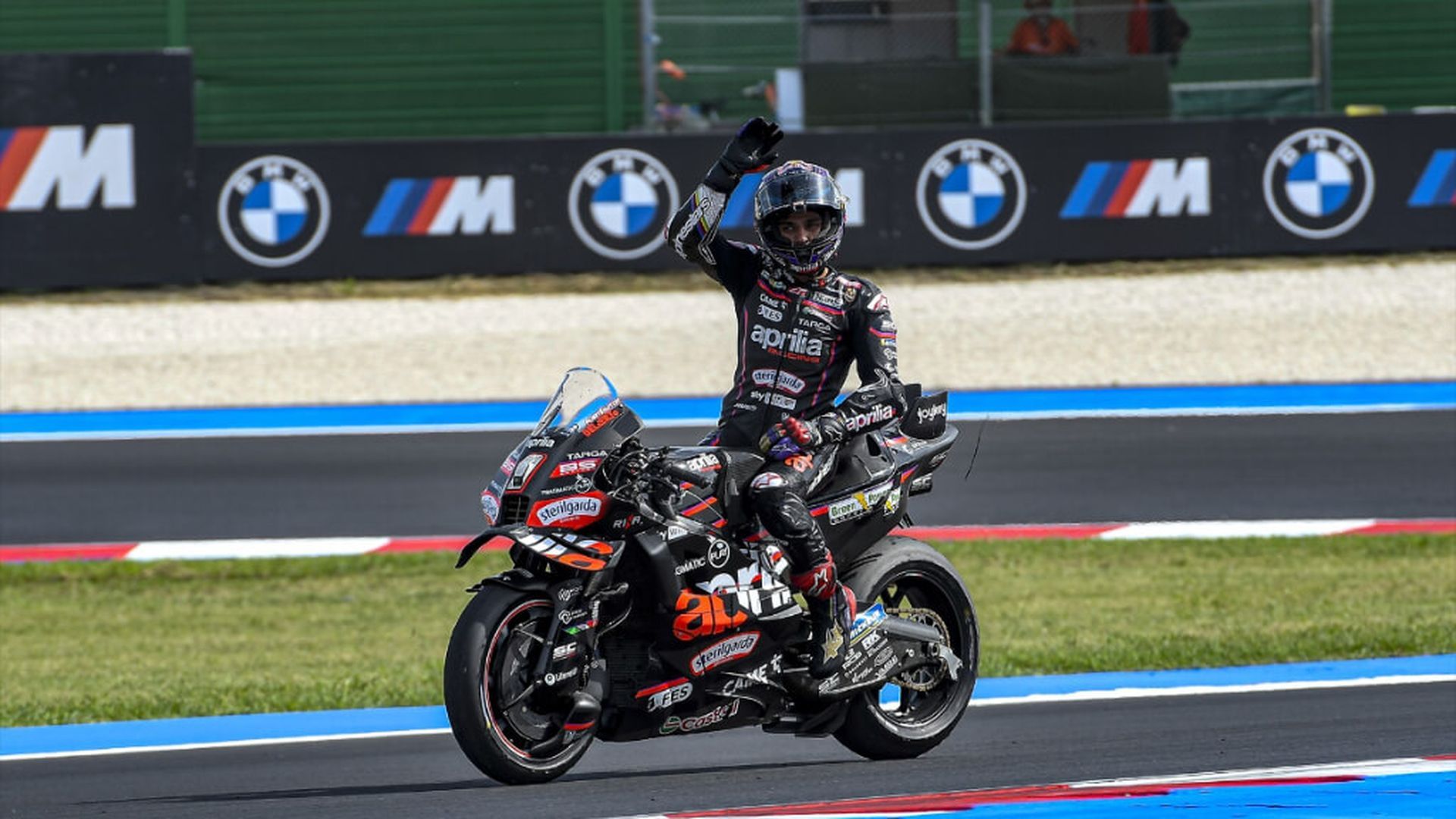 fotojet___2025_11_12t104602436jpg_001.jpg fotojet___2025_11_12t104602436jpg_001.jpg