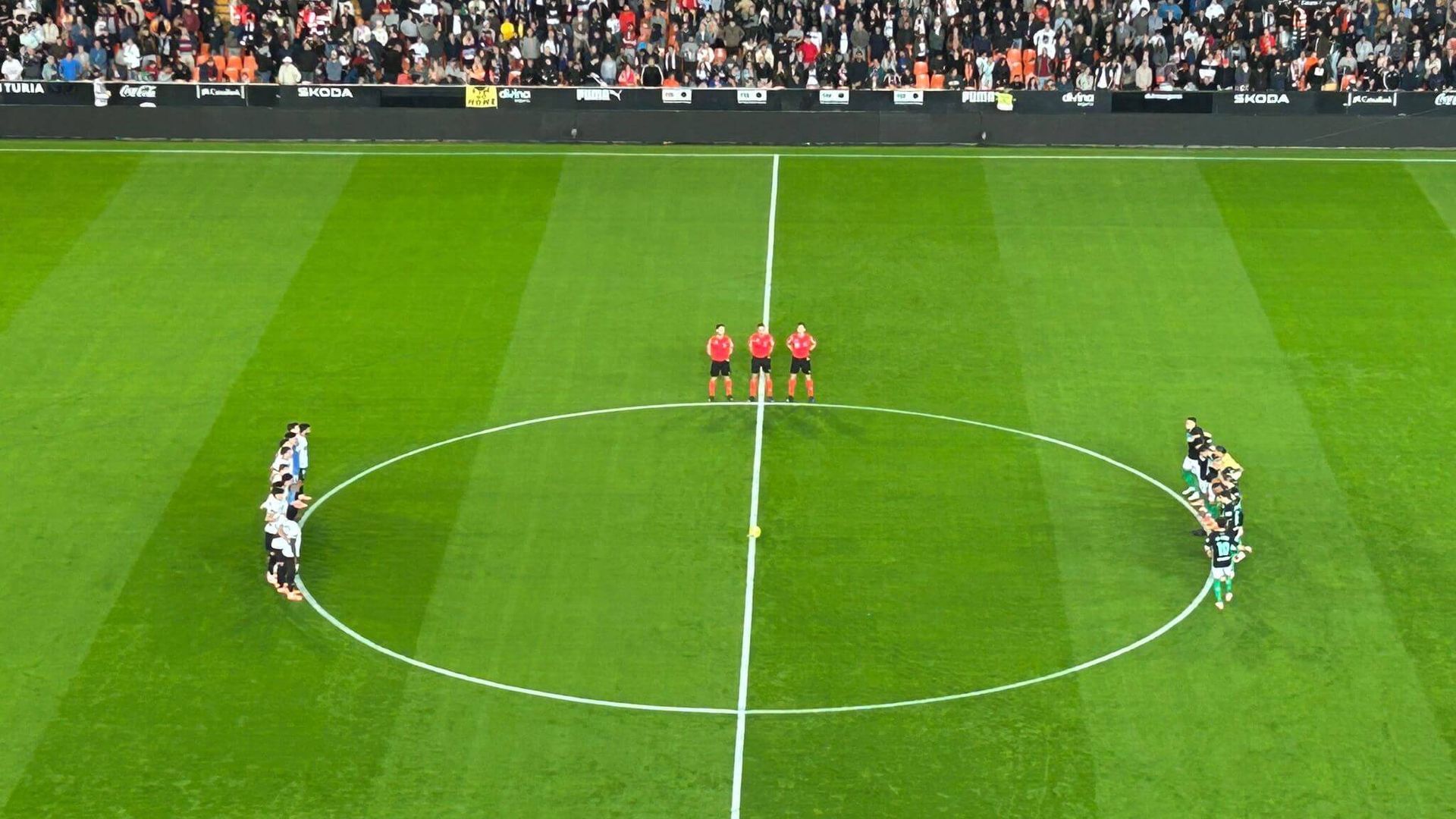 homenaje_a_ochotorena_en_mestalla.jpg homenaje_a_ochotorena_en_mestalla.jpg