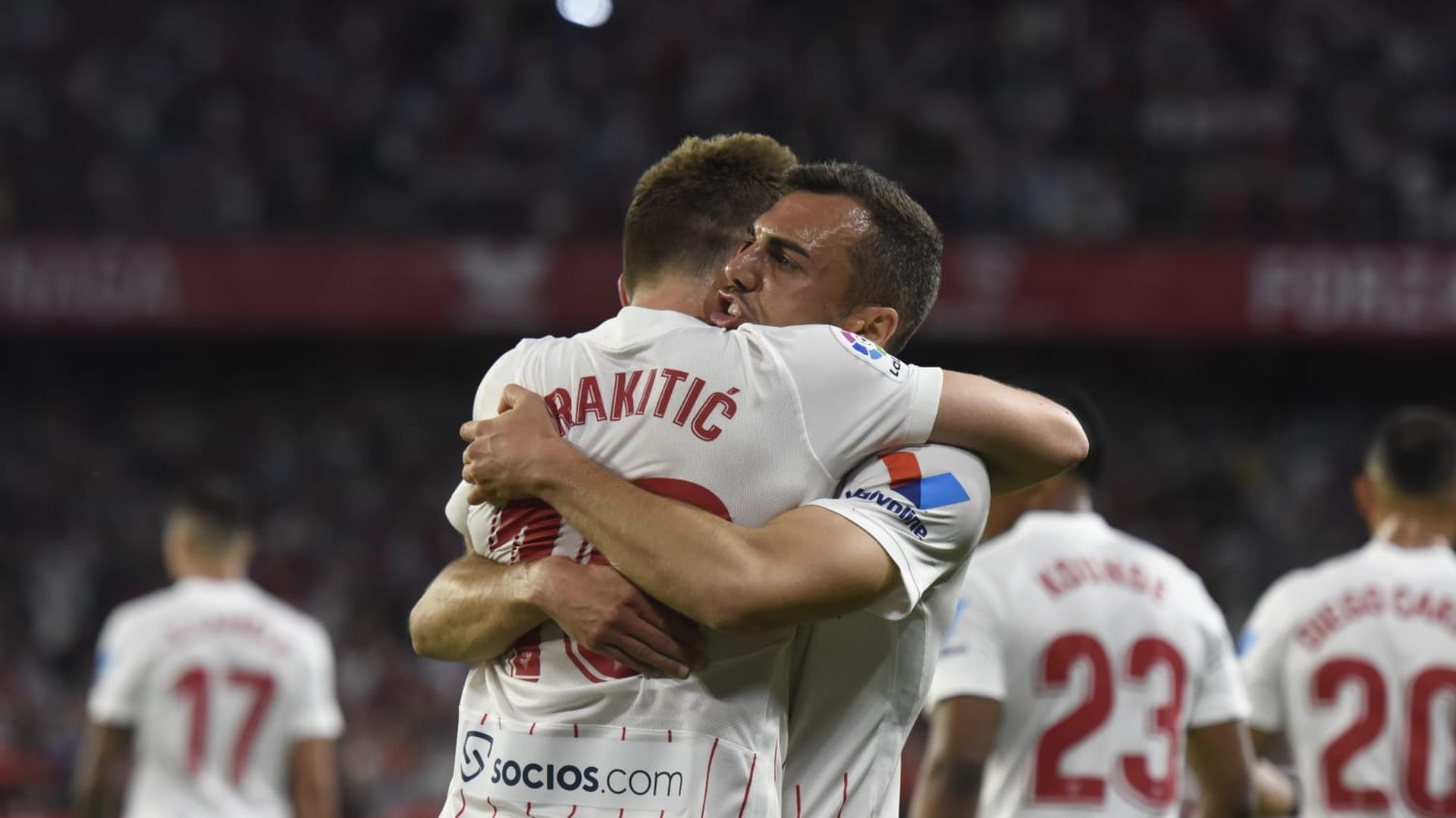 ivan_rakitic_celebra_con_jordan_su_gol_al_real_madrid_foto_kiko_hurtado.jpeg ivan_rakitic_celebra_con_jordan_su_gol_al_real_madrid_foto_kiko_hurtado.jpeg