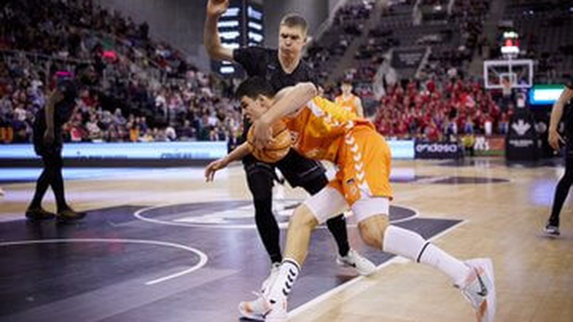la_primera_derrota_del_valencia_basket_en_liga_endesa_llega_en_granada_85_79_002.jpeg la_primera_derrota_del_valencia_basket_en_liga_endesa_llega_en_granada_85_79_002.jpeg