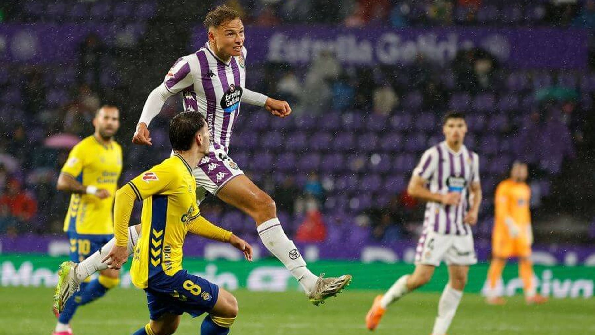lachuer_ante_las_palmas_en_zorrilla_001.jpeg