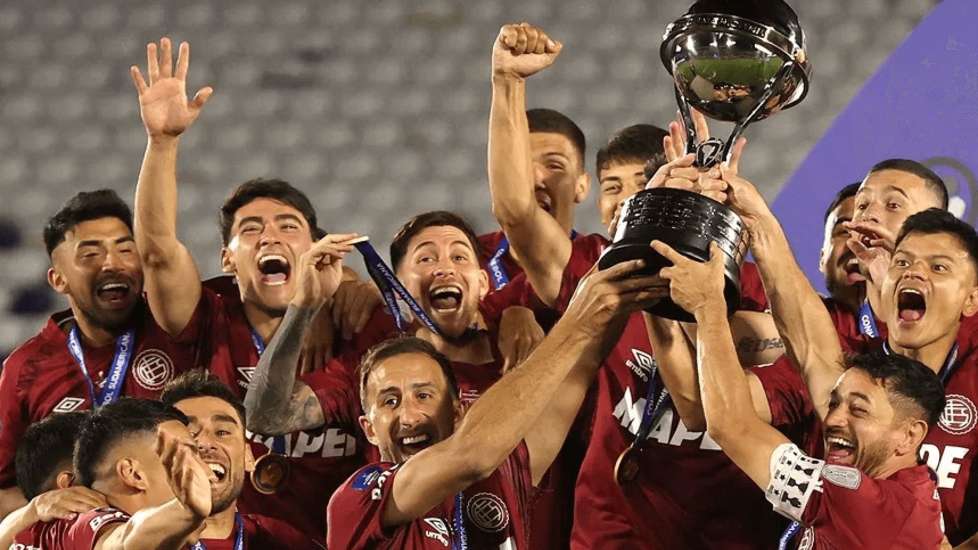 lanus_de_mauricio_pellegrino_campeon_de_la_sudamericana_foto_efe_001.png lanus_de_mauricio_pellegrino_campeon_de_la_sudamericana_foto_efe_001.png