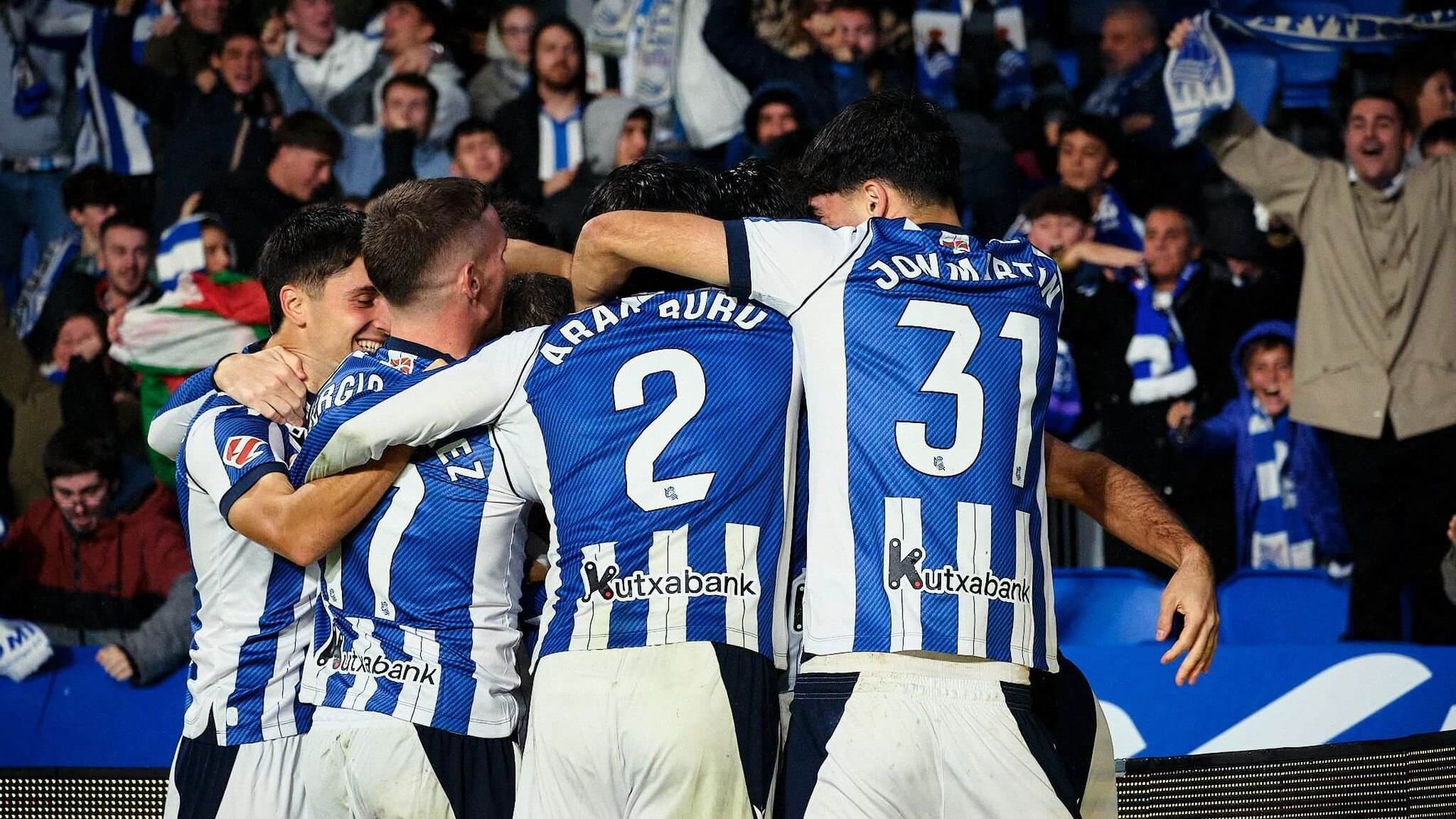 los_jugadores_de_la_real_sociedad_celebran_un_gol_en_el_derbi_foto_real_sociedad_001.jpg los_jugadores_de_la_real_sociedad_celebran_un_gol_en_el_derbi_foto_real_sociedad_001.jpg