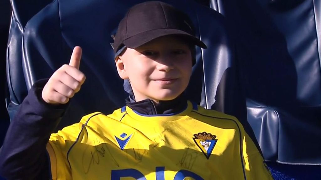 El Cádiz se vuelva con Lucas tras superar su última quimioterapia: "No cabía en sí"