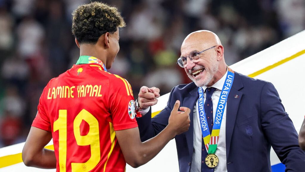 La polémica sobre la convocatoria de Lamine Yamal con España se reaviva: “El que le paga la ficha es el Barça”