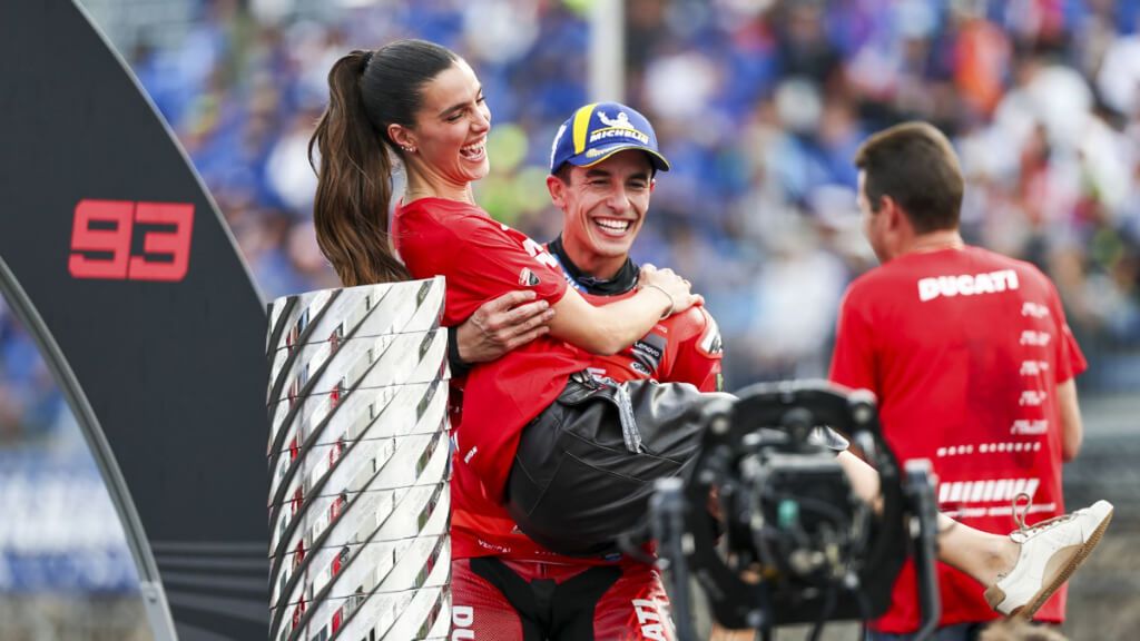 Marc Márquez se emociona recordando la importancia de Gemma Pinto y su abuelo: "Este te decía las cosas claras"