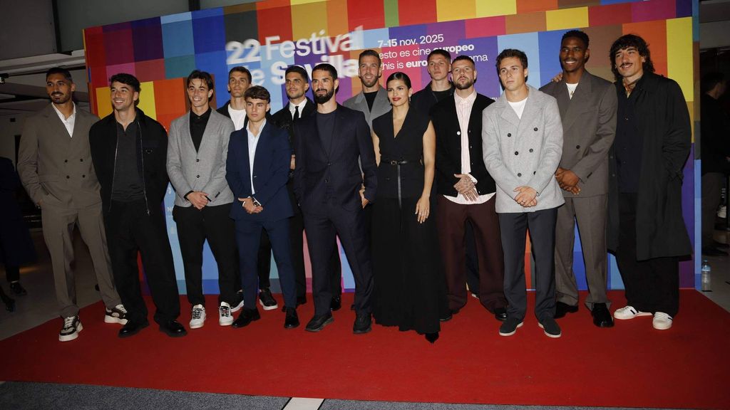 El Betis en pleno, con Isco en la proyección de 'En Silencio'