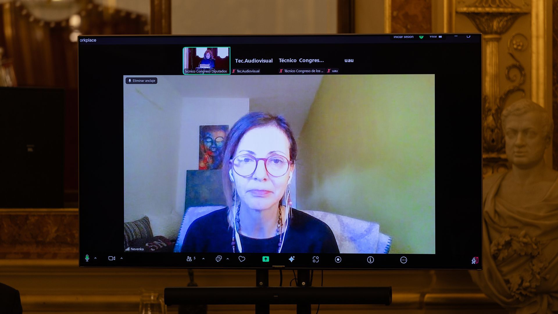 Nevenka Fernández llora en el Congreso: "Me sentí muy sola"