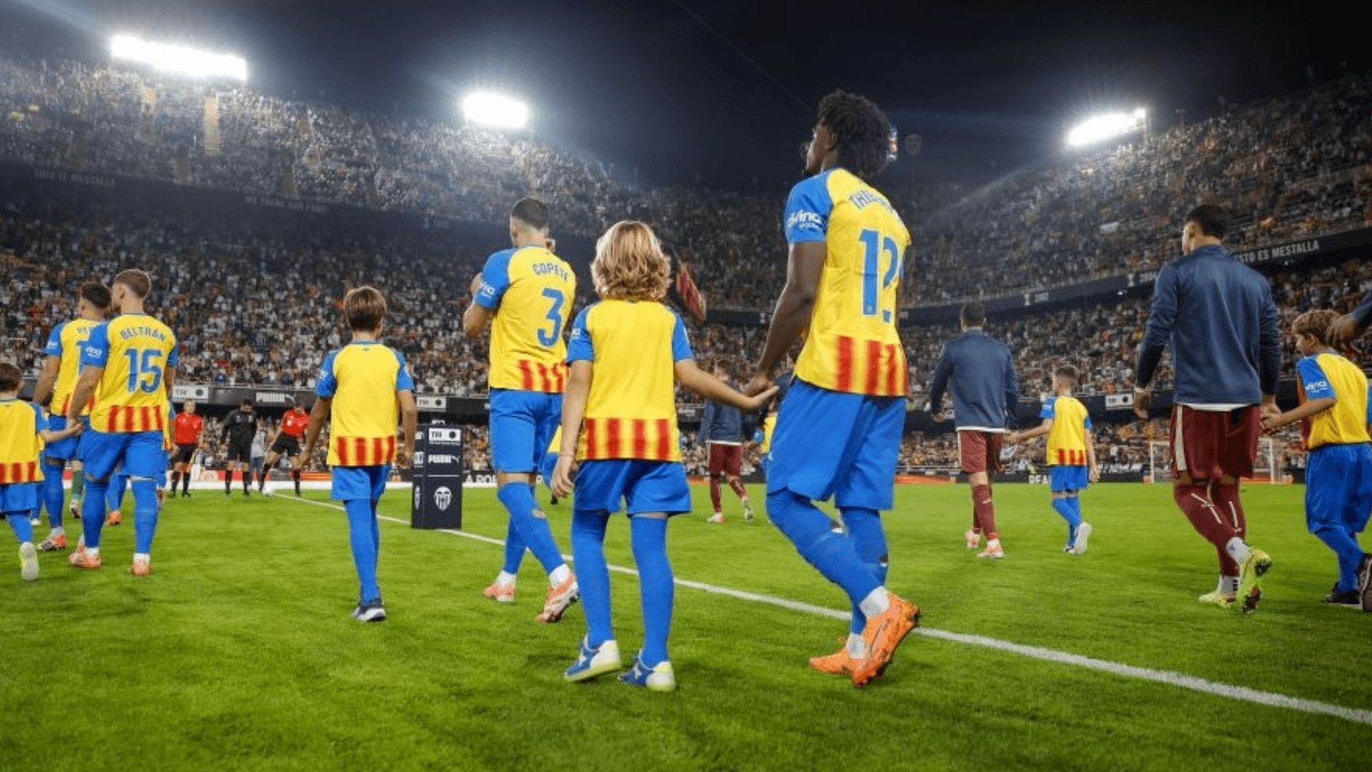 ninos_salen_a_mestalla_foto_laliga_001.png