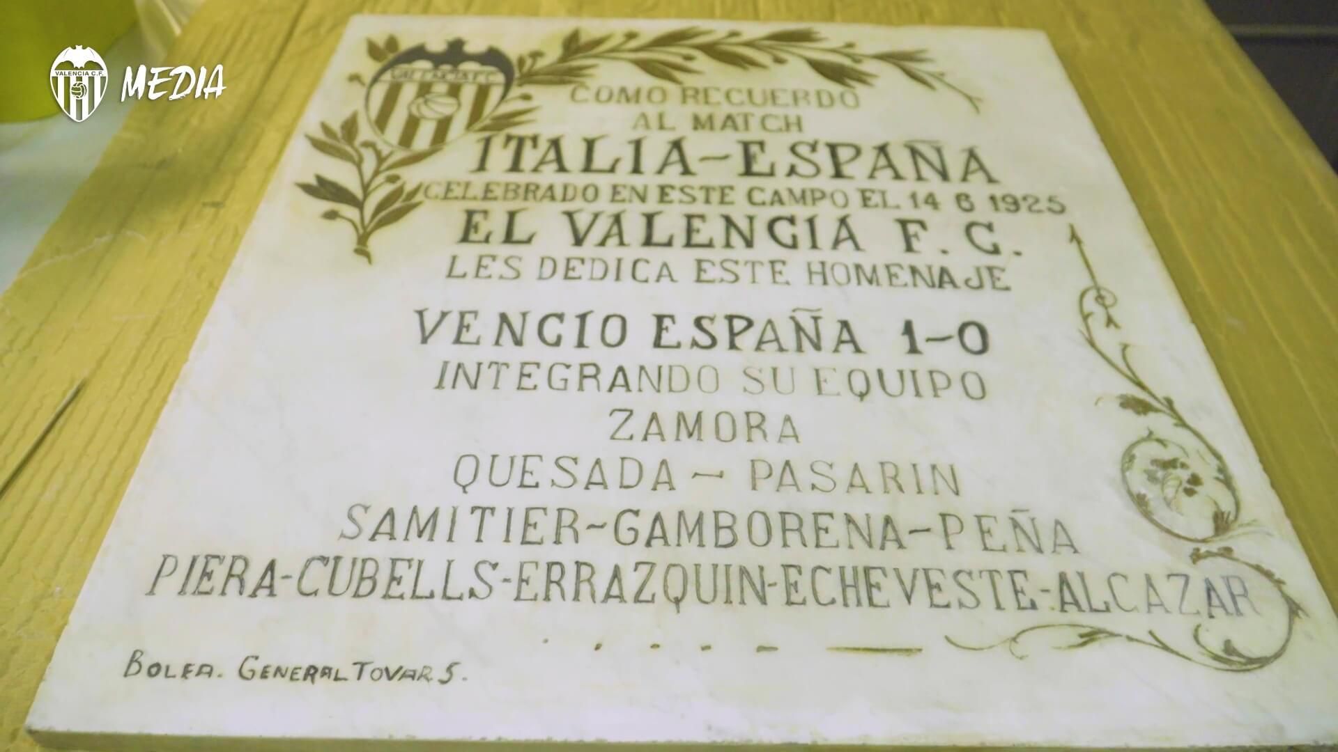 placa_conmemorativa_del_espana_italia_en_mestalla_005.jpg placa_conmemorativa_del_espana_italia_en_mestalla_005.jpg