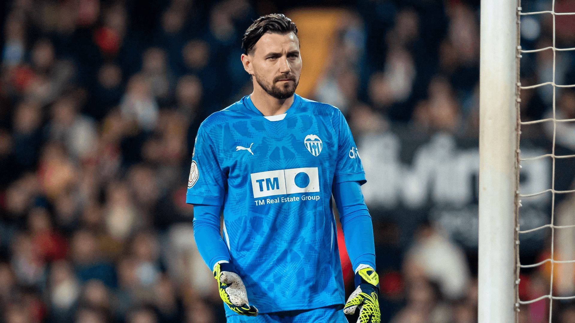 stole_dimitrievski_en_un_partido_con_el_valencia_foto_cordon_press.png stole_dimitrievski_en_un_partido_con_el_valencia_foto_cordon_press.png