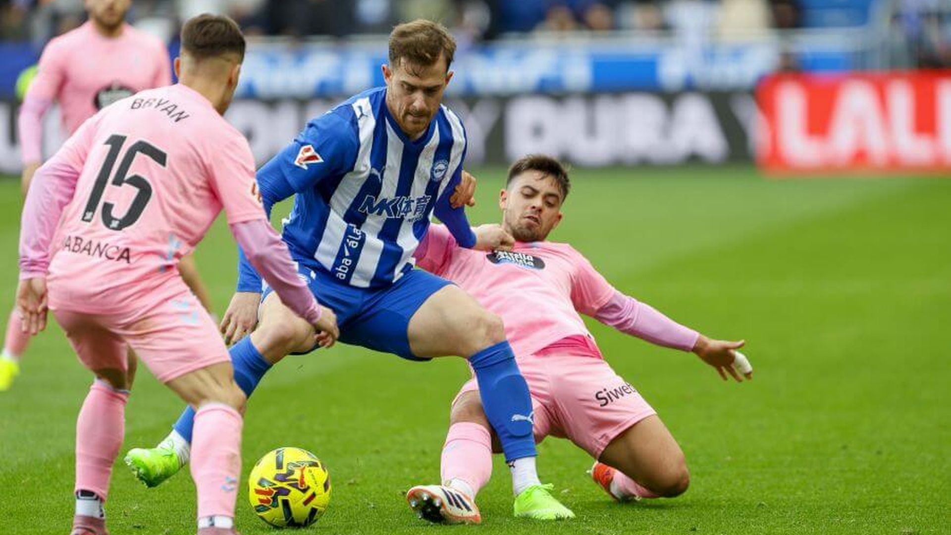 toni_martinez_durante_el_alaves___celta_foto_laliga_001.jpeg toni_martinez_durante_el_alaves___celta_foto_laliga_001.jpeg