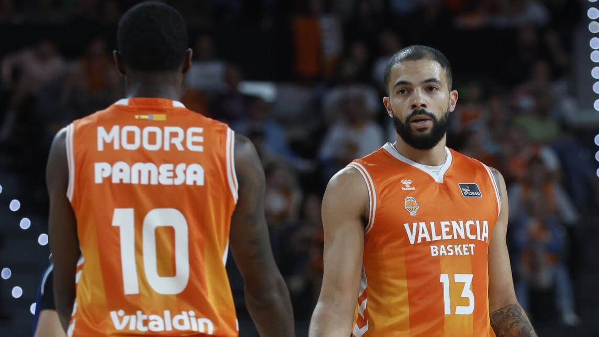 valencia_basket_cierra_la_semana_visitando_la_pista_del_coviran_granada_001.jpg valencia_basket_cierra_la_semana_visitando_la_pista_del_coviran_granada_001.jpg