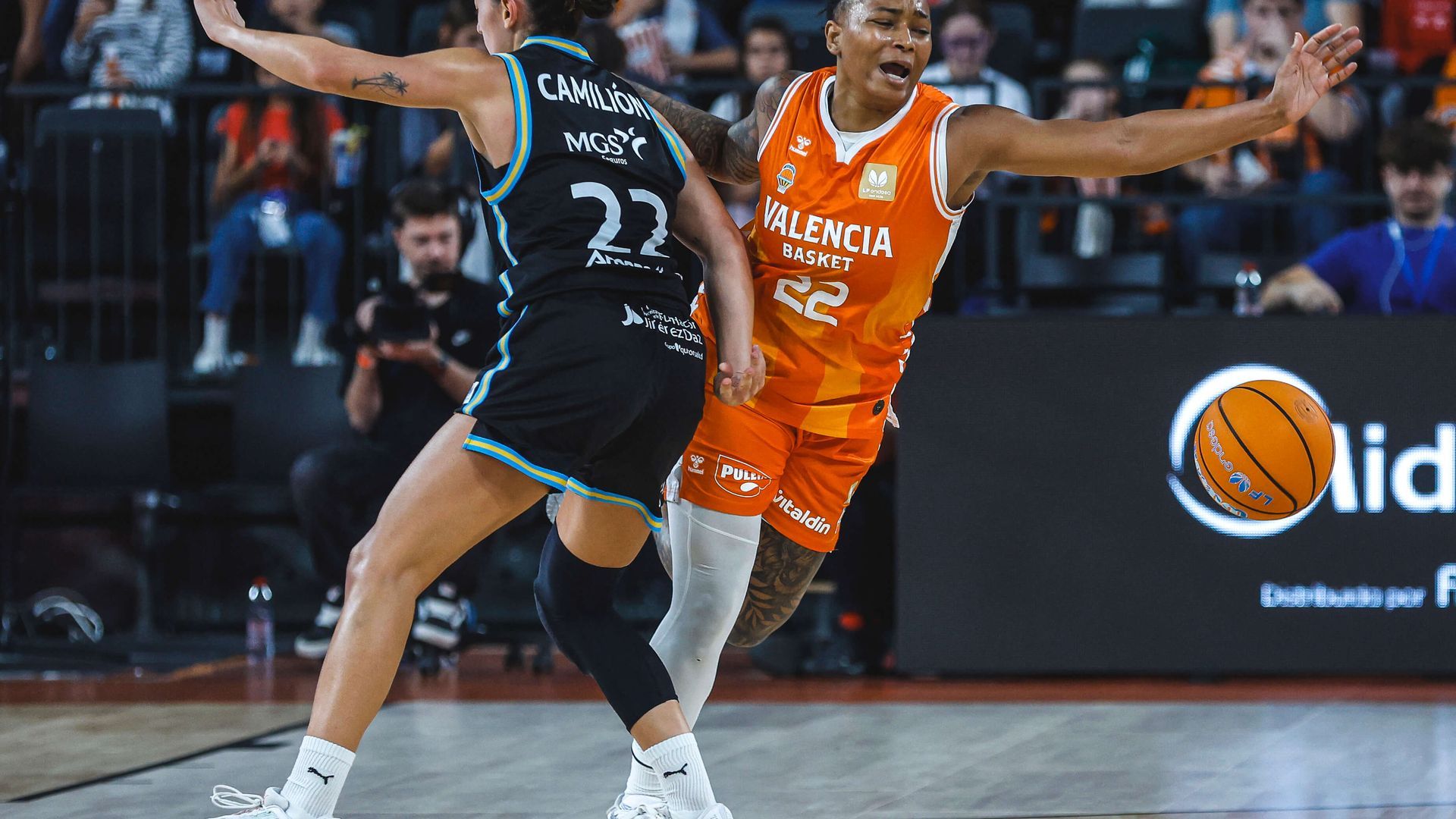 valencia_basket_suma_la_cuarta_victoria_seguida_en_lf_endesa_84_61_002.jpeg valencia_basket_suma_la_cuarta_victoria_seguida_en_lf_endesa_84_61_002.jpeg