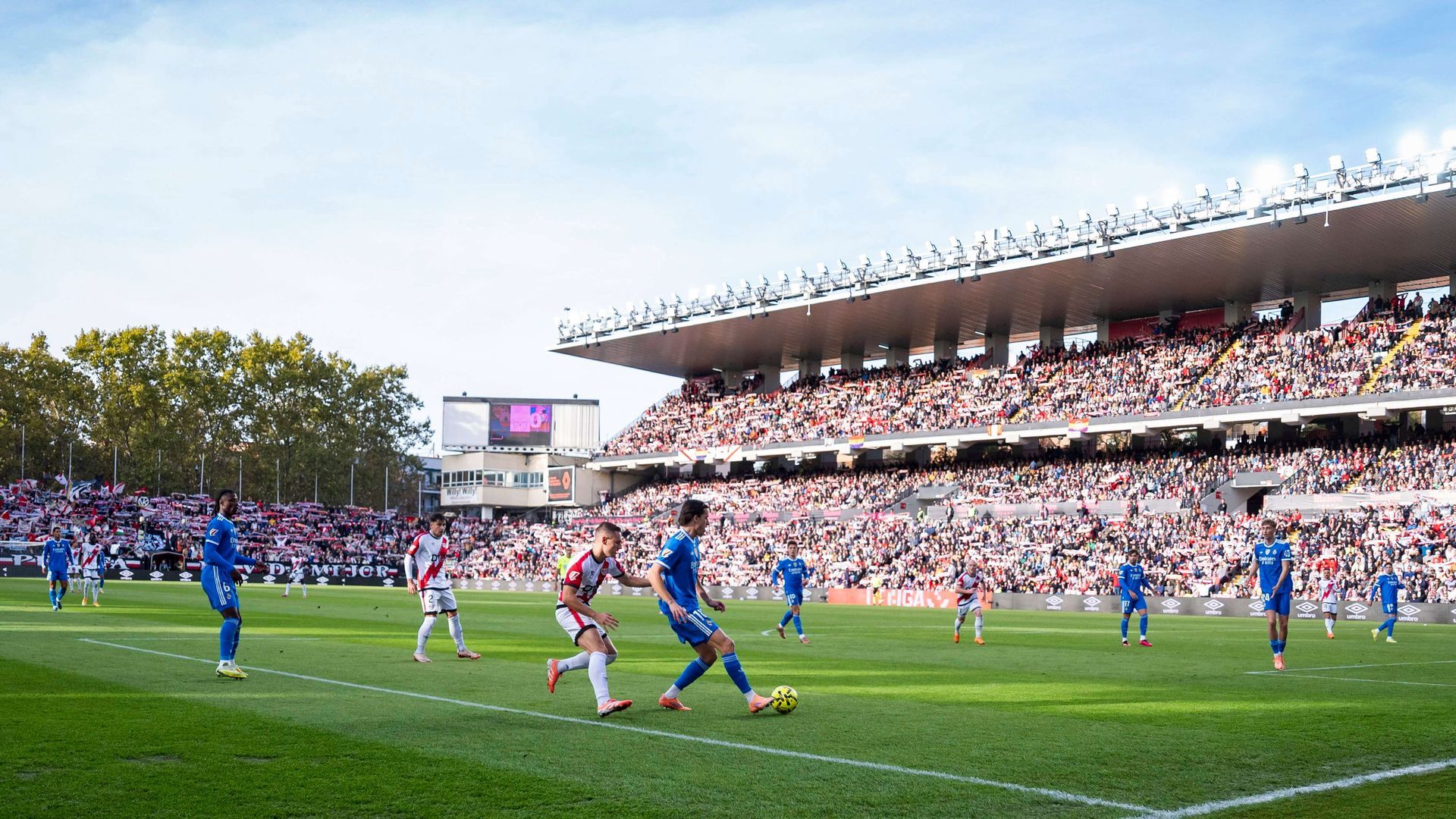vallecas_durante_el_rayo_real_madrid_foto_cordon_press.jpg