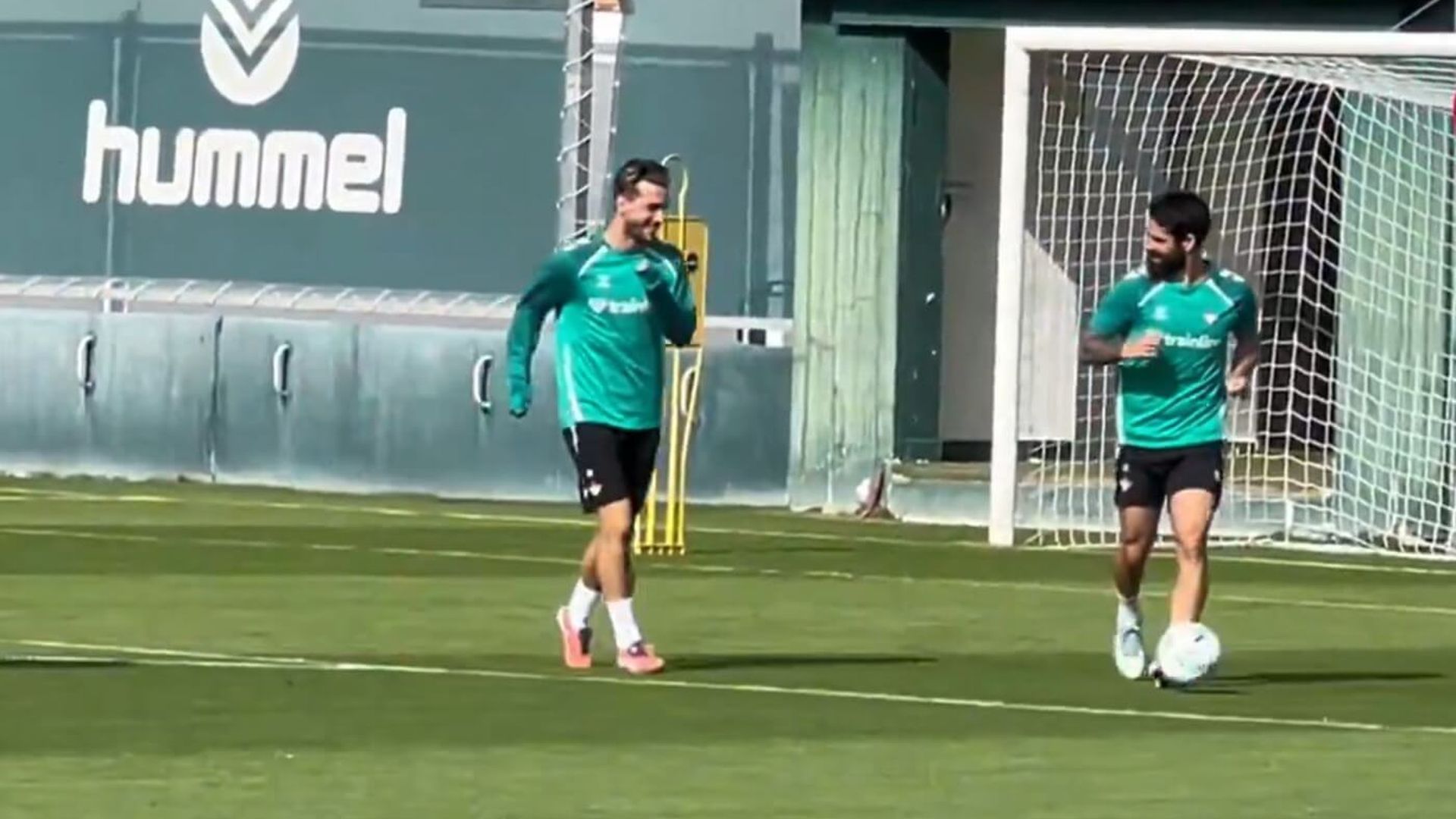 whatsapp_image_2025_11_01_at_120211jpeg.jpeg whatsapp_image_2025_11_01_at_120211jpeg.jpeg