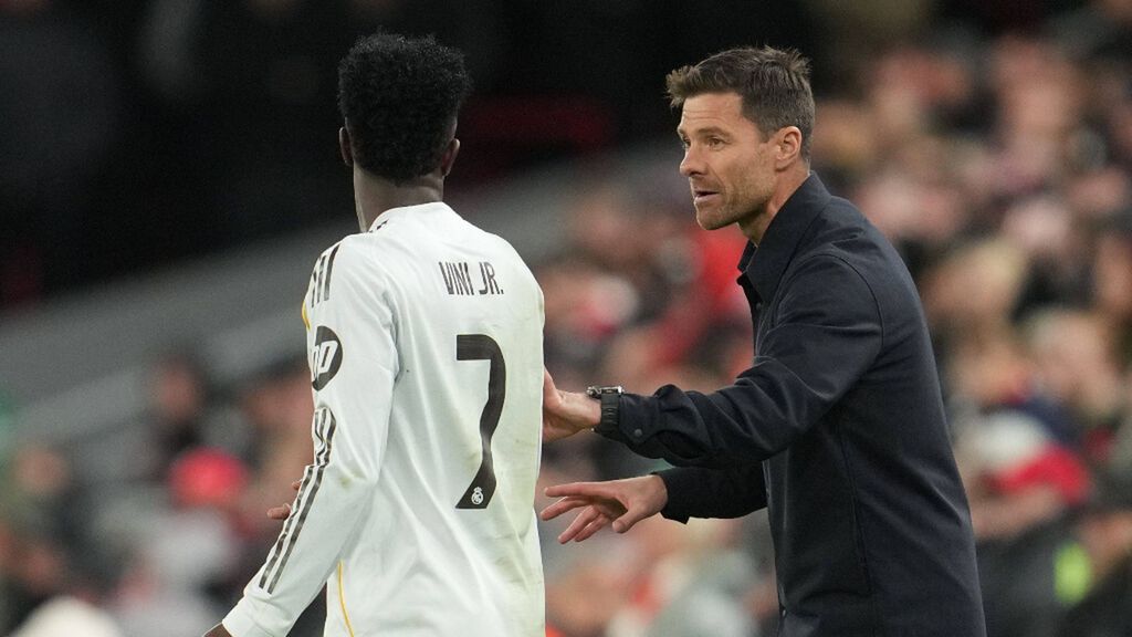 Alberto Bueno avisa al Madrid de las fortalezas del Rayo Vallecano y pide paciencia con Xabi Alonso: "Es complicado"