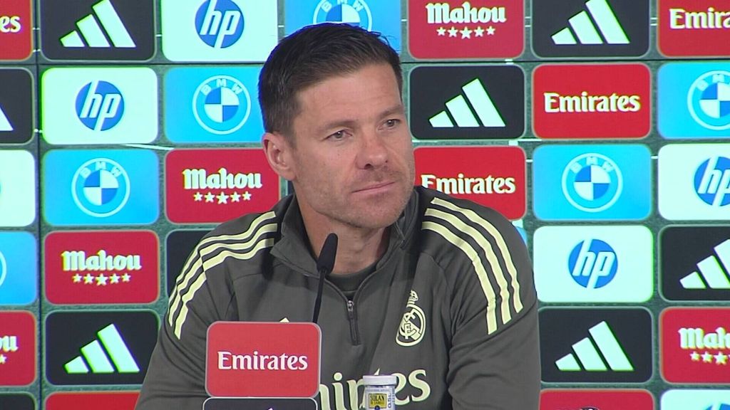 Xabi Alonso opina sobre las opciones de Trent y Valverde para el lateral derecho