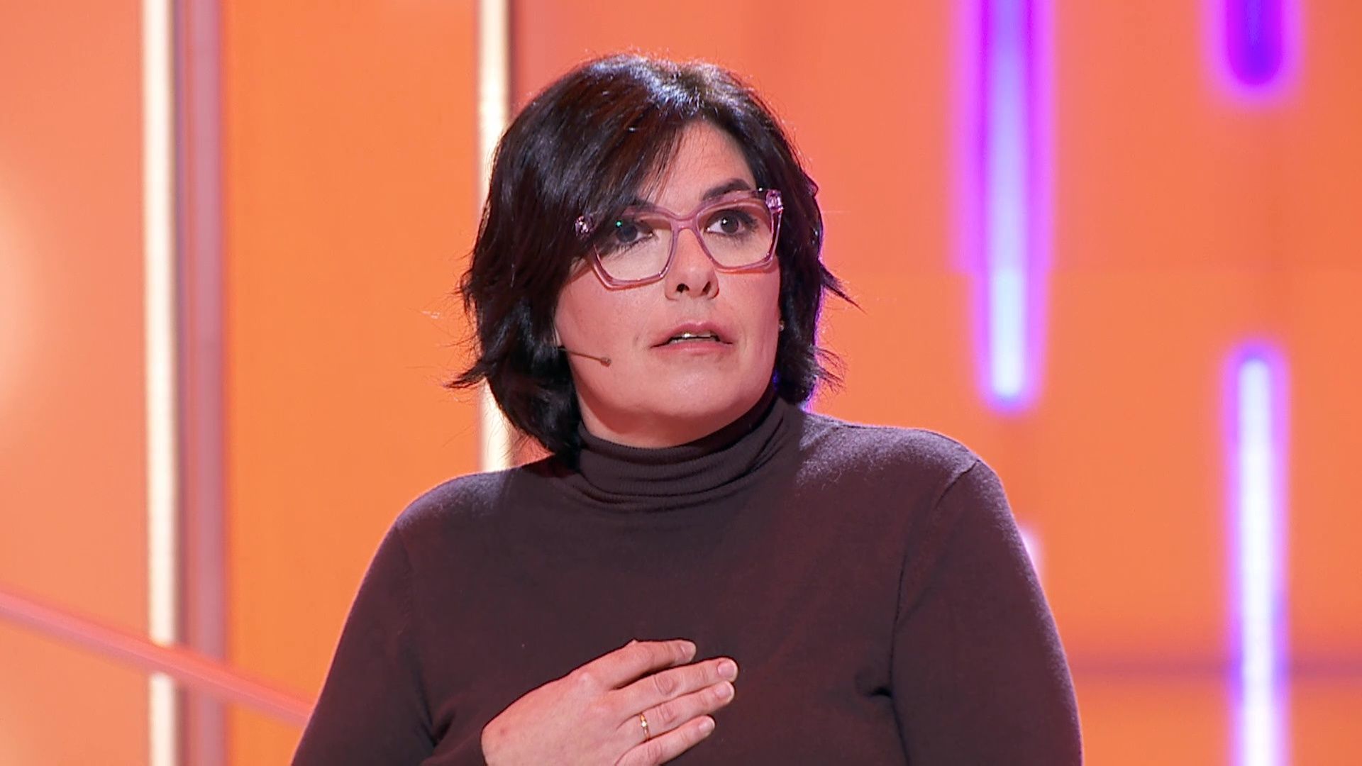 Alejandra viene con la maleta a ‘Agárrate al sillón’ y acaba enfrentándose con Justo de Castro en el gran duelo final