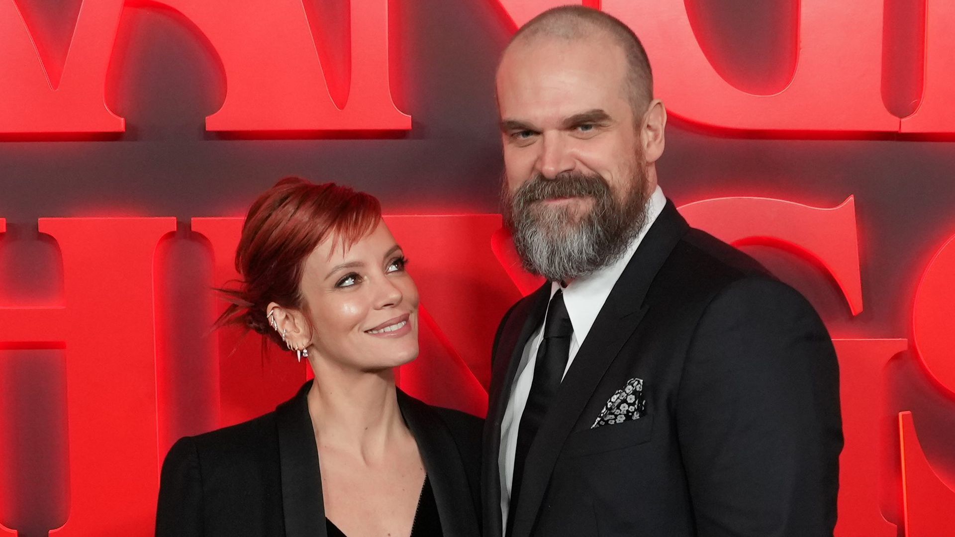 David Harvour y Lily Allen