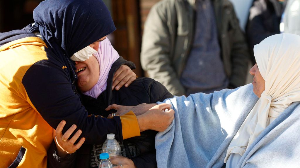 Dolor y lágrimas en Torrox: "Se ha ido una familia trabajadora que no pudo cumplir sus sueños"