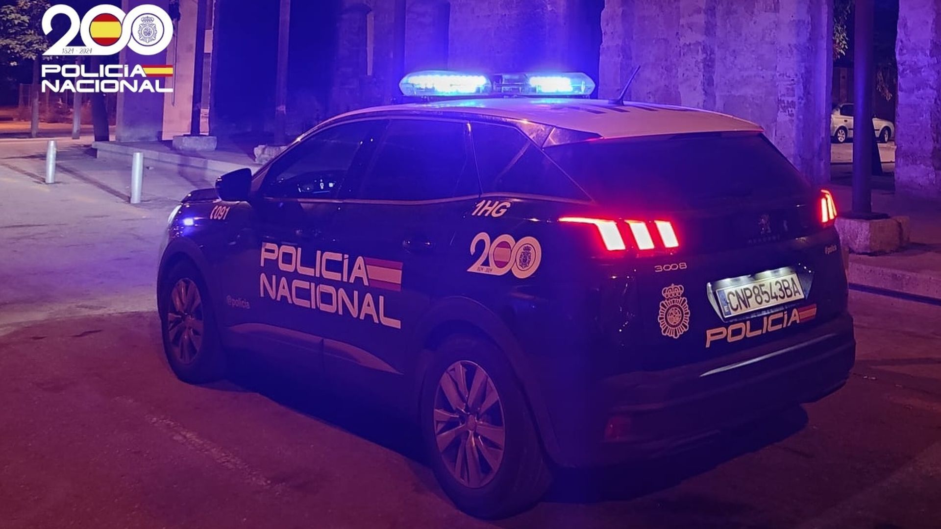 Dos heridos graves apuñalados en una pelea en una plaza de Sevilla