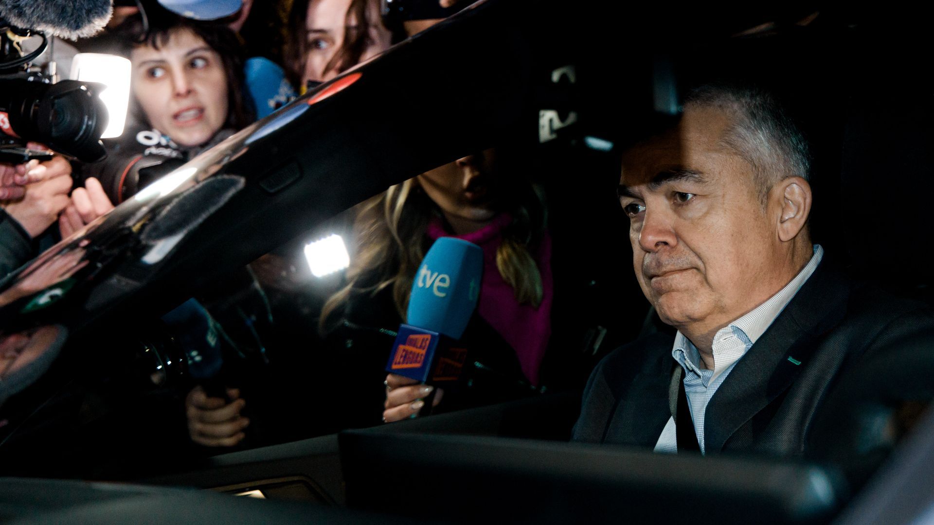 El exsecretario de organización del PSOE, Santos Cerdán, a su salida de la prisión de Soto del Real, Madrid