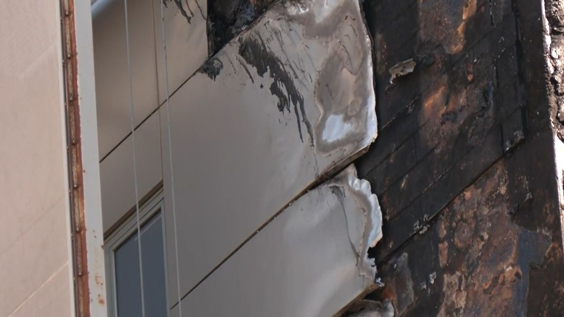 El peligro de las fachadas como la del Hospital Santa Lucía de Cartagena: "El revestimiento puede ser inflamable"