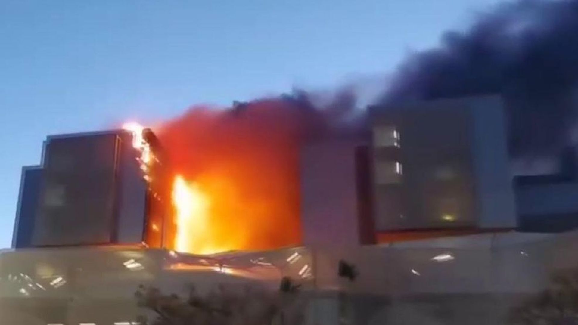 Grave incendio en el hospital Santa Sofía de Cartagena