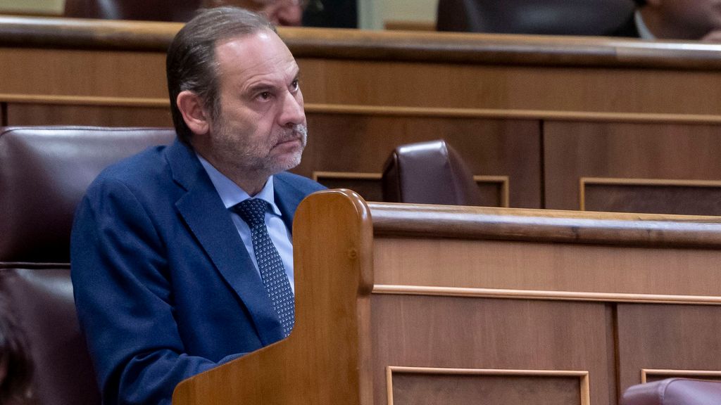 ¿Hubo reunión de Sánchez con Otegi en el País Vasco para preparar la moción de censura a Rajoy?, el PSOE lo niega, pero Ábalos lo confirma