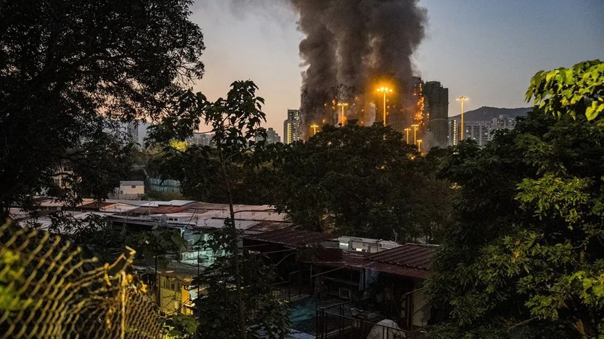 Incendio declarado en una urbanización de Hong Kong