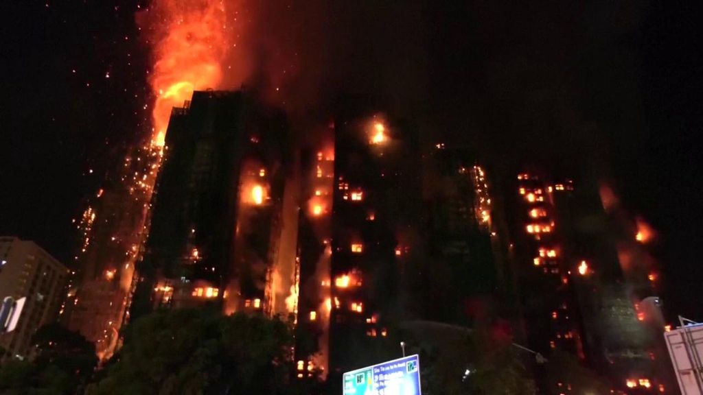 Las cifras del horror del fuego más destructivo en Hong Kong desde 2008