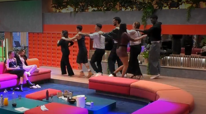 Llega la conga a la casa de GH 20