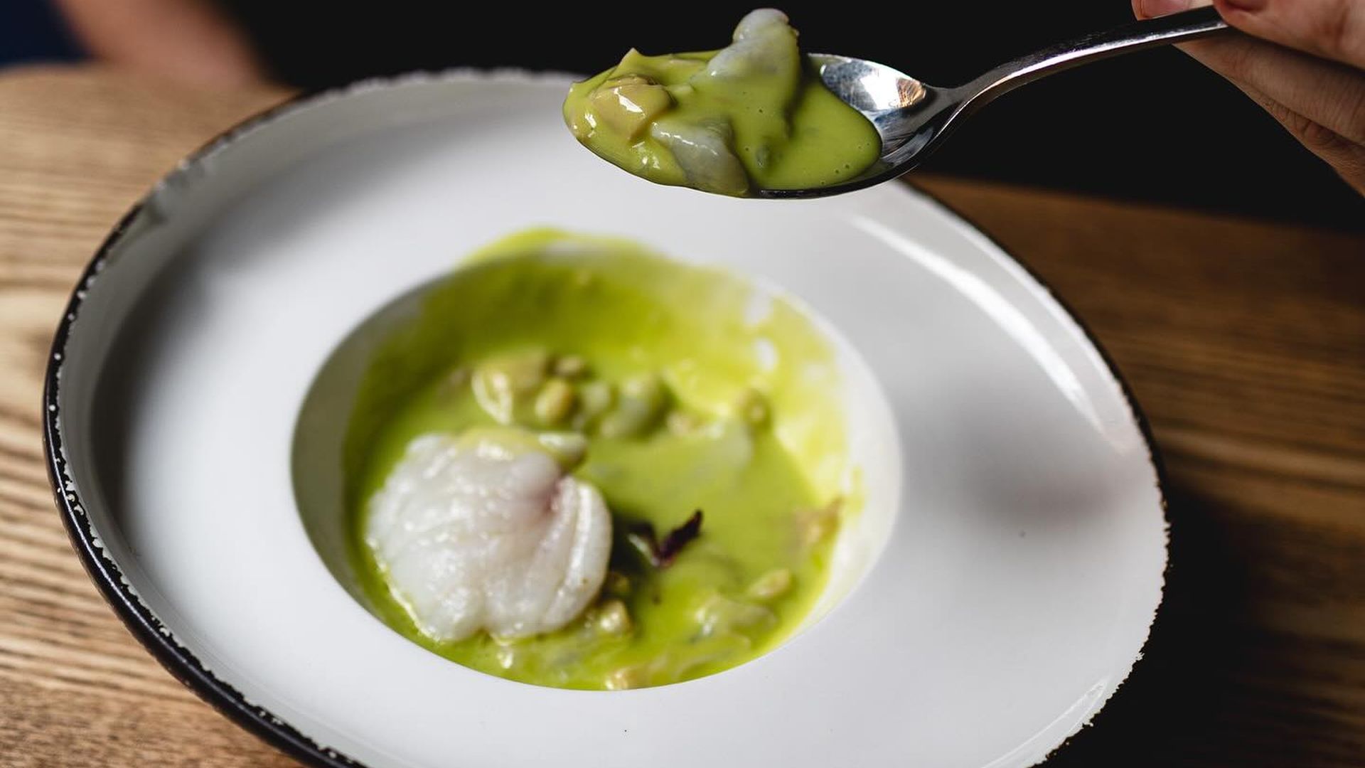 Rape con callos de bacalao