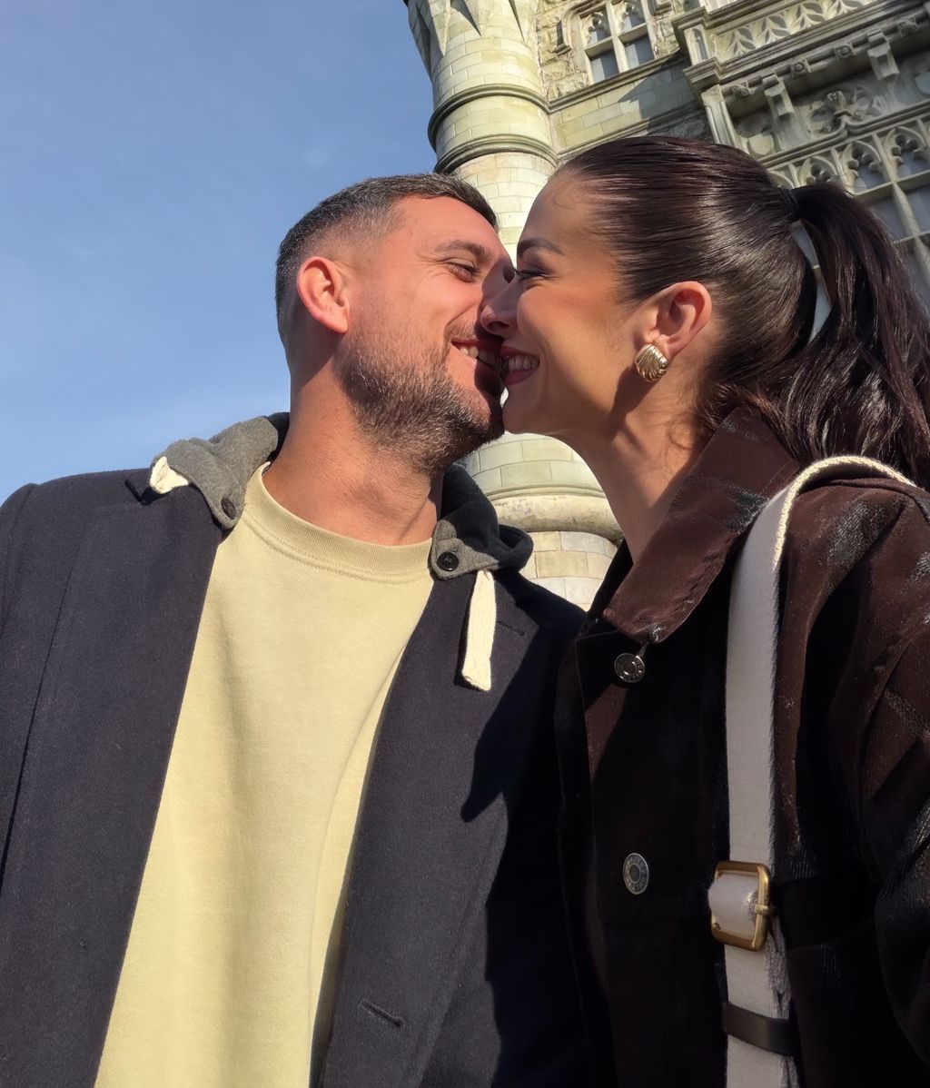 Ruth Basauri e Iván Rubio comparten su primera foto juntos y confirman su relación con un romántico beso
