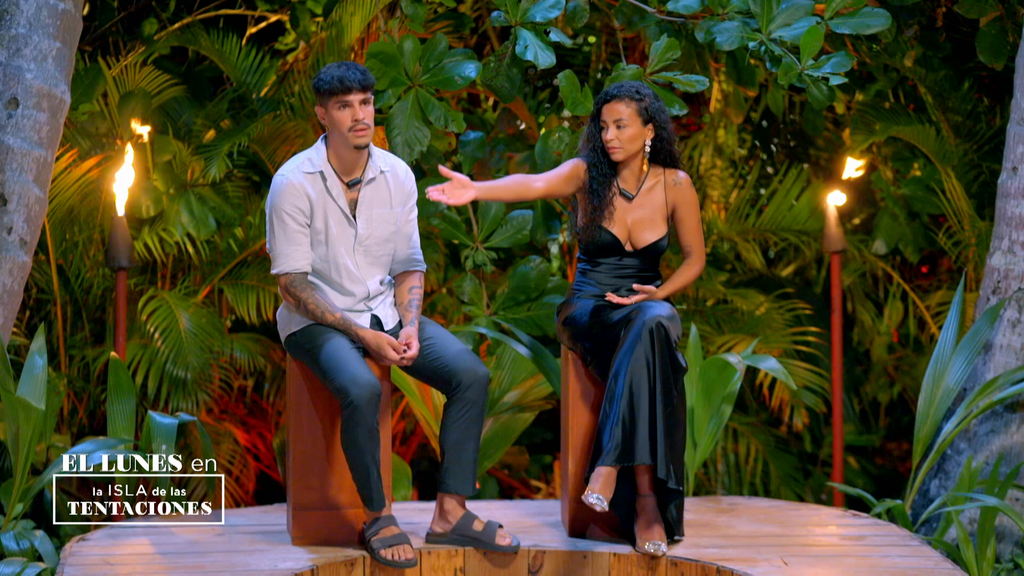 Sandra Barneda alucina en la hoguera de las consecuencias de Mayeli y Álvaro