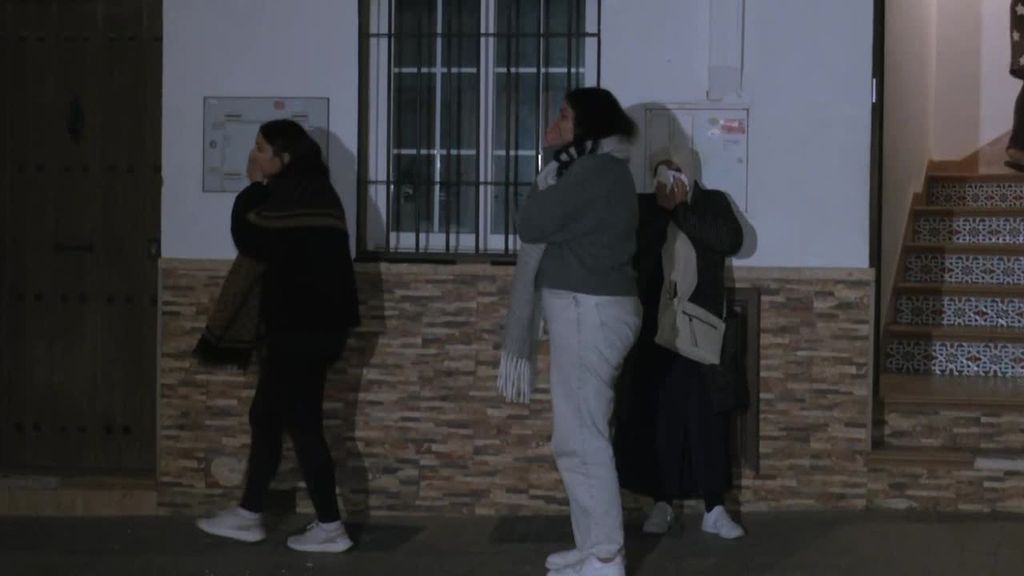 La ausencia del padre en el trabajo y de los hijos en el instituto alertó sobre la familia muerta en Torrox, Málaga