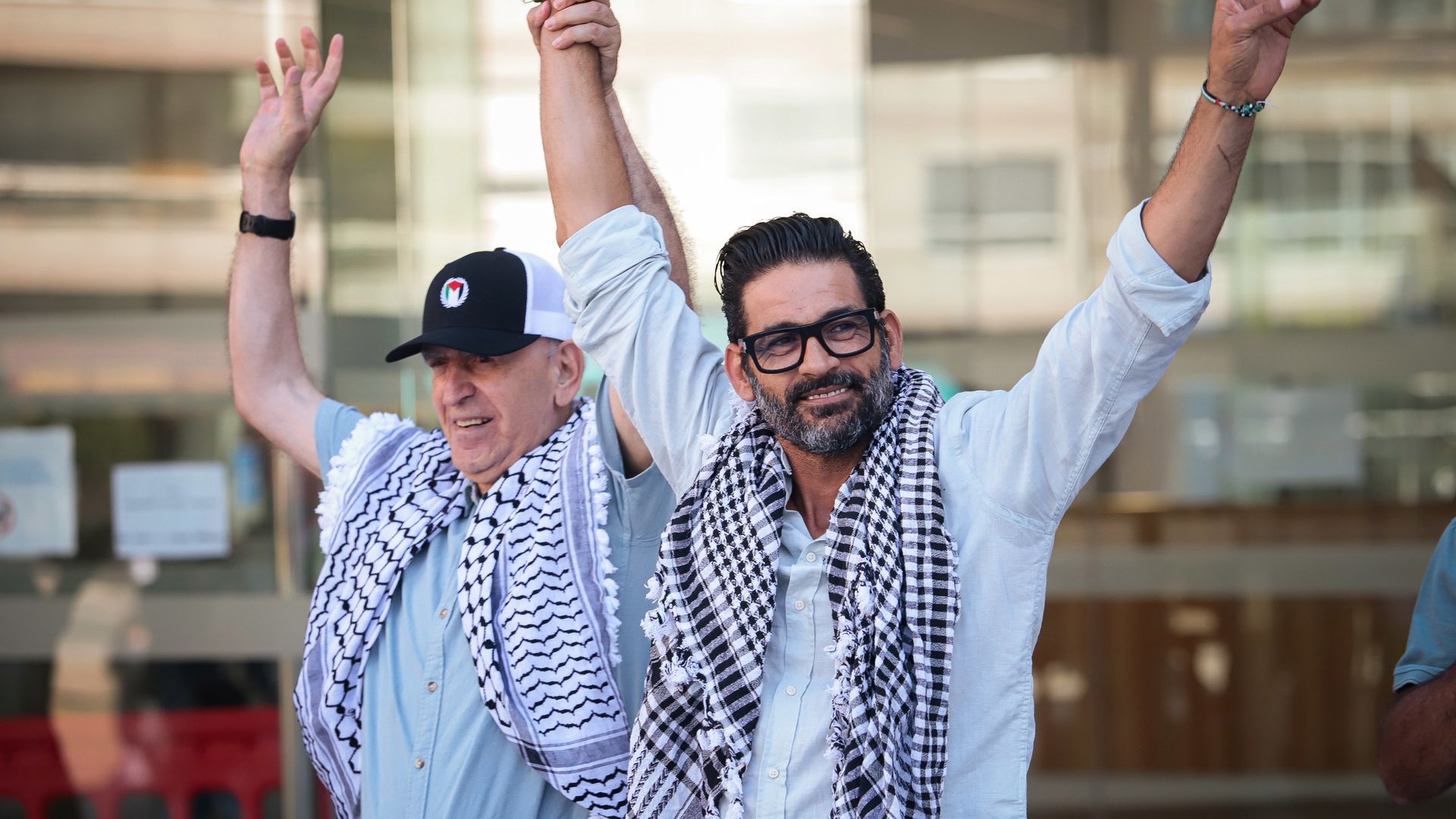 Archivo - El hostelero, Samir Slim (d), a su salida del Juzgado de Instrucción número 4 de Vigo, a 29 de julio de 2025, en Vigo, Pontevedra, Galicia (España).